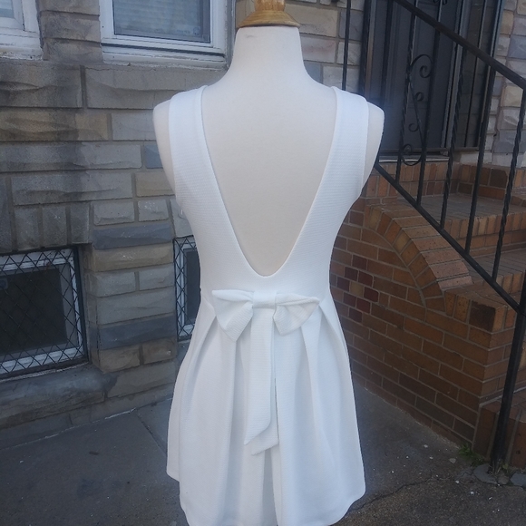 Francescas | Pleated Bow Dress w/ Bling & Pearls - Picture 2 of 8